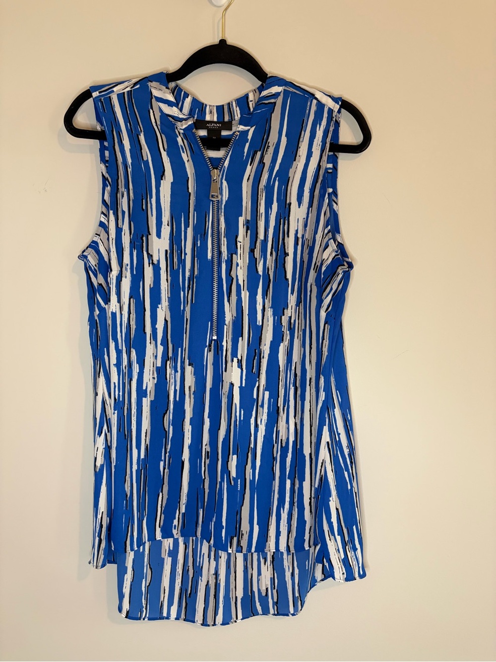 Alfani Blue White and Black Sleeveless Zip-Front Printed Top